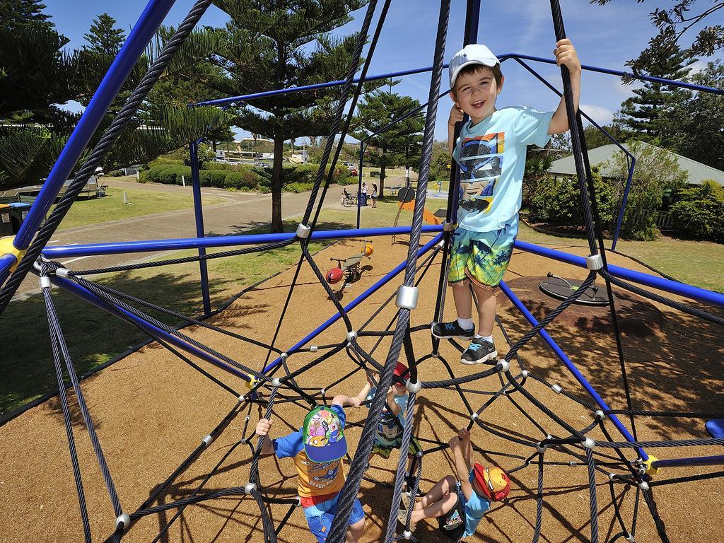 Nrma Sydney Lakeside Holiday Park Narrabeen Exterior photo