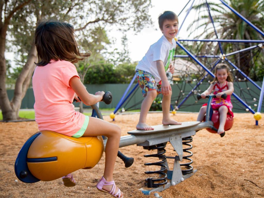 Nrma Sydney Lakeside Holiday Park Narrabeen Exterior photo